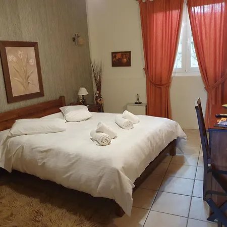 Semeli Casa de hóspedes Karpenísion